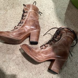 Taupe Freebird Borrow Size 11 OG